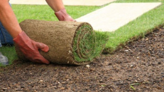 Eγκαίνια δύο έργων τοποθέτησης συνθετικού τάπητα σε Πυλαία & Χορτιάτη