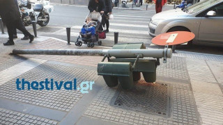 ΕΚΤΑΚΤΟ - Θεσσαλονίκη: Έπεσε φανάρι στη Βασιλίσσης Όλγας