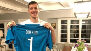 Το δώρο του                              Μπουφόν στον Ντράγκιτς!