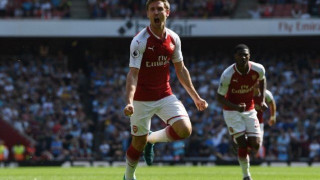 Καταιγιστική                Αρσεναλ διέσυρε τα «σφυριά»!