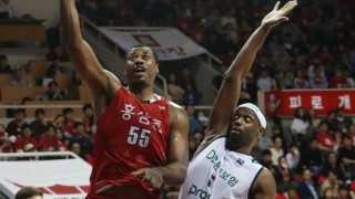 ΩΡΑΙΟΙ ΟΙ ΚΟΡΕΑΤΕΣ: Απαγορεύουν τους ξένους άνω των 2 μέτρων!