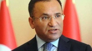 Mποζντάγ: «Ανίκανοι Έλληνες                                 πολιτικοί»