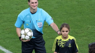 Ο Κροάτης Μάριο Στραχόνια σφυρίζει με Αϊντχόφεν