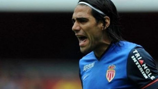 Ο Φαλκάο με φανέλα της Ρεάλ στο... κλάσικο!