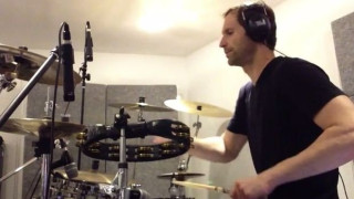 Ο Πετρ Τσεχ το... γύρισε σε ντράμερ (video)