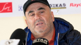 Διαβάστε πώς εμψύχωσε τους παίκτες του ο          Μπύρος