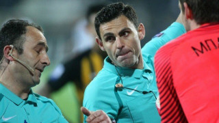 Ο Κομίνης πήρε το μήνυμα:  Ποτέ ξανά με σφυρίχτρα!