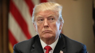 Ο Σειρηνάκης κάλεσε τον Τραμπ στα... Ελληνικά Όσκαρ Πορνό!