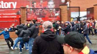 Χαροπαλεύει οπαδός της Λίβερπουλ! Δύο συλλήψεις οπαδών της Ρόμα (vid)