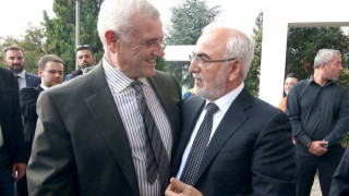 Άλλα                        λόγια να αγαπιόμαστε πάλι...