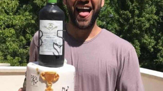 Ο Ντάνι Άλβες γιόρτασε με τον δικό του  ξεχωριστό τρόπο ( pics )