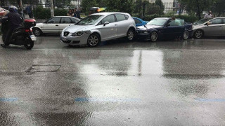 Τροχαία και κυκλοφοριακό κομφούζιο στη Θεσσαλονίκη λόγω της καταιγίδας