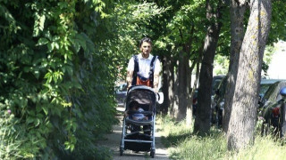 Ο στοργικός παππούς.... Ραζβάν Λουτσέσκου         (pics)