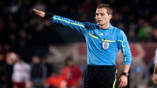 Ο πρώτος μη ικανός (sic) «πηδήχθηκε» από το παράθυρο…