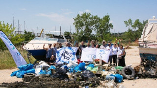 Σκουπιδότοπος ο βυθός     στην Αρετσού! (pics/video)