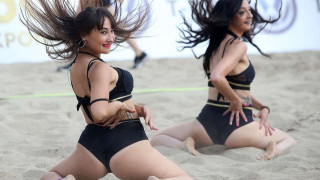 Cheerleaders από άλλο πλανήτη στη Θεσσαλονίκη! (photos)