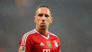 Ο Ριμπερί       γυμνάζεται με…   Παντελή Παντελίδη!