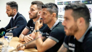 Τσονάκας:                   «Ομάδα αυτοκτονίας» (pic)