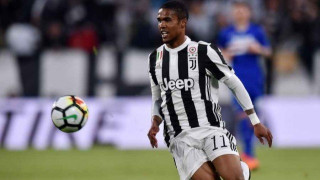 Αγόρασε τον Ντάγκλας Κόστα η                  Γιούβε