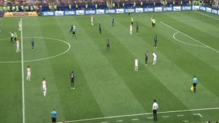 Εισβολή τεσσάρων οπαδών στον τελικό του Μουντιάλ (vid)