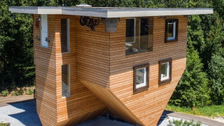 Το πανέμορφο Χορστ και το…            ανάποδο σπίτι