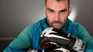 Λάμπρος Χούτος: «Θα ήθελα τον γιο μου πιο κοντά μου, αλλά...» (ΒΙΝΤΕΟ)