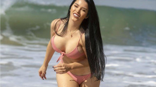 Το σέξι ατύχημα της Claudia Alende έβγαλε στη... φόρα το στήθος της!