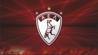 Διπλό μεταγραφικό                                χτύπημα από τη Λάρισα