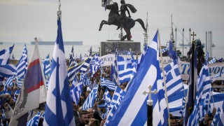 Δύο ακόμη καλλιτέχνες διαψεύδουν ότι υπέγραψαν υπέρ της συμφωνίας