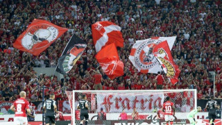 Η Ρωσίδα που προκάλεσε εμφράγματα στην Otkritie Arena! (pics)