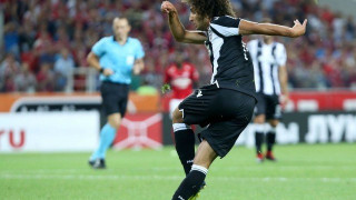 Νέο σόου Ουάρντα στην επιστροφή               (vids)