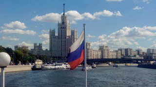 ΦΩΤΟΡΕΠΟΡΤΑΖ: Η Μόσχα διασχίζοντας τον Μόσχοβα (pics & vids)