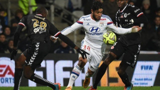 Στο Χ η Γκρενόμπλ, στο Χ η Μπρεστ, στον άσο Νιόρ και Χάβρη