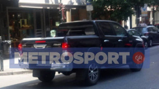 ΑΠΙΣΤΕΥΤΟΣ ΟΥΑΡΝΤΑ: Μ' αυτό το... αμάξι κυκλοφορούσε στη Θεσσαλονίκη
