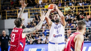 Με το ενάμιση πόδι στην Κίνα η                 Ελλάδα