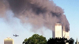 Η πρόσκρουση του πρώτου αεροπλάνου στους Δίδυμους Πύργους (ΒΙΝΤΕΟ)