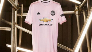 ΡΟΖ  η νέα εκτός έδρας εμφάνιση της Γιουνάιτεντ, διαβάστε γιατί