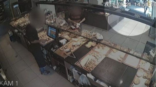 Νέο βίντεο δείχνει τη διαδρομή του Ζακ, πριν μπει στο κοσμηματοπωλείο