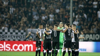 Με μαύρα περιβραχιόνια οι παίκτες του ΠΑΟΚ και της Μπάτε