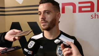 Ο Βιεϊρίνια                             στο πλευρό της Ασπασίας (pic)