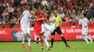 Στο Χ η Σερβία, στον άσο                       η Ρωσία, στο Χ η Ιταλία