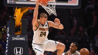 Το βιολί τους Νάγκετς, Πέλικανς  και Πίστονς               (videos)