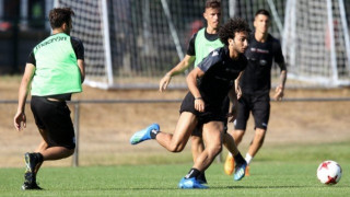 Προπονήθηκε με την ομάδα                      ο Ουάρντα