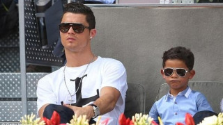 Ήρθαν νωρίτερα τα Χριστούγεννα και ο Άγιος Βασίλης για τον Κριστιάνο! (pic)