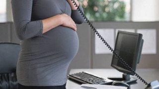Απίστευτες απειλές εργοδότη σε έγκυο: «Ρίξε το παιδί ή παραιτήσου»!