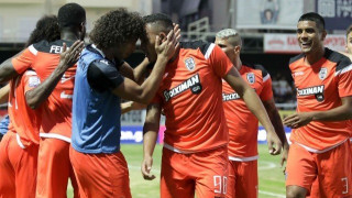 Το δώρο του                         Ουάρντα  στον Λέο Ζαμπά! (pic)