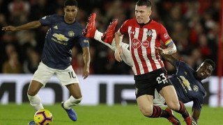 Ούτε τώρα η                              Γιουνάιτεντ