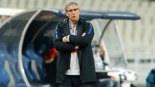 Της κακομοίρας: Αγγελε…ο Θεός             δεν παίζει μπάλα