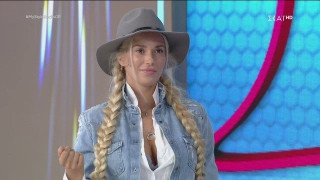 Συγκλονίζει η εικόνα της Βικτώριας Καρύδα σε έξοδο στον Πειραιά