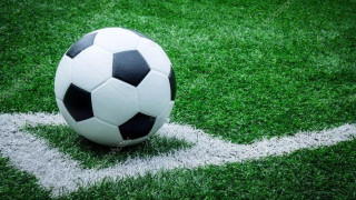 Τυπικά, η αναδιάρθρωση            βρίσκεται στον… αέρα